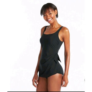 Women's L.L.Bean Black One Piece Swimsuit Size 10